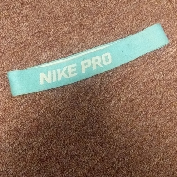 baby blue nike headband
